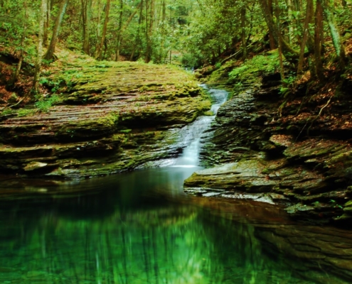 Devil's Bathtub