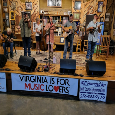 Crooked Road Ramblers performing at Carter Family Fold.